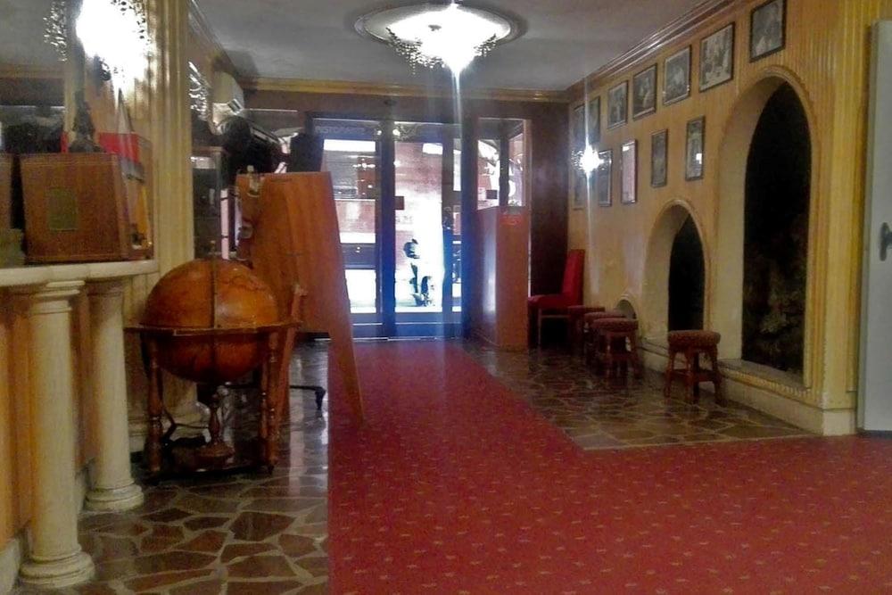 Hotel Cinecitta โรม ภายนอก รูปภาพ