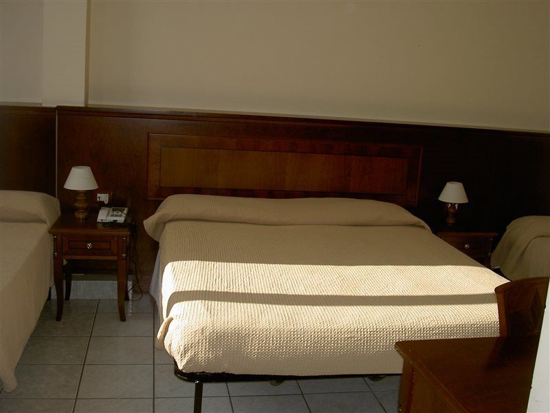 Hotel Cinecitta โรม ภายนอก รูปภาพ
