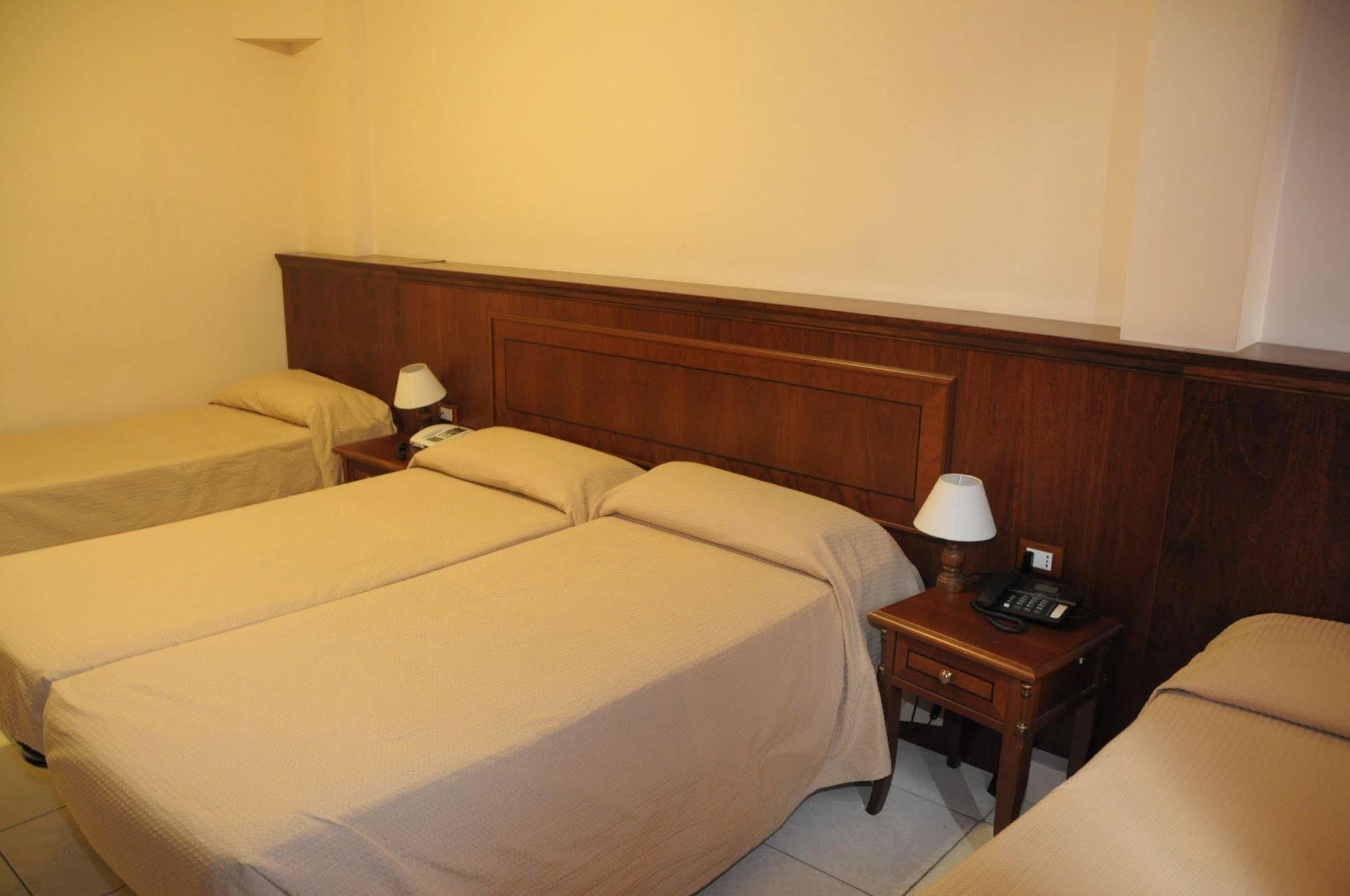 Hotel Cinecitta โรม ภายนอก รูปภาพ